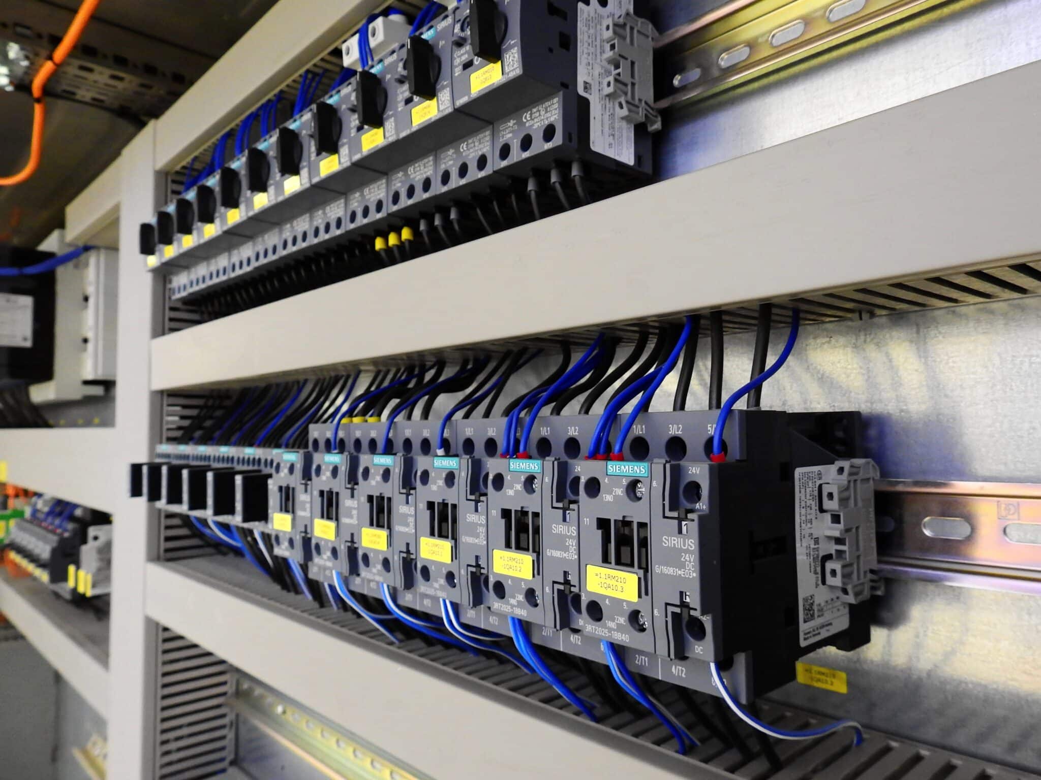 Steuerungen die über MTConnect oder OPC UA Maschinendaten an einen Server übertragen.